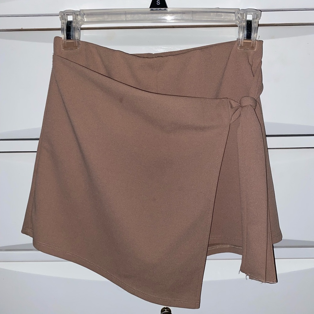 Tan/brown skirt/shorts (skort) from local Lexington, KY boutique. BLUE BLUSH